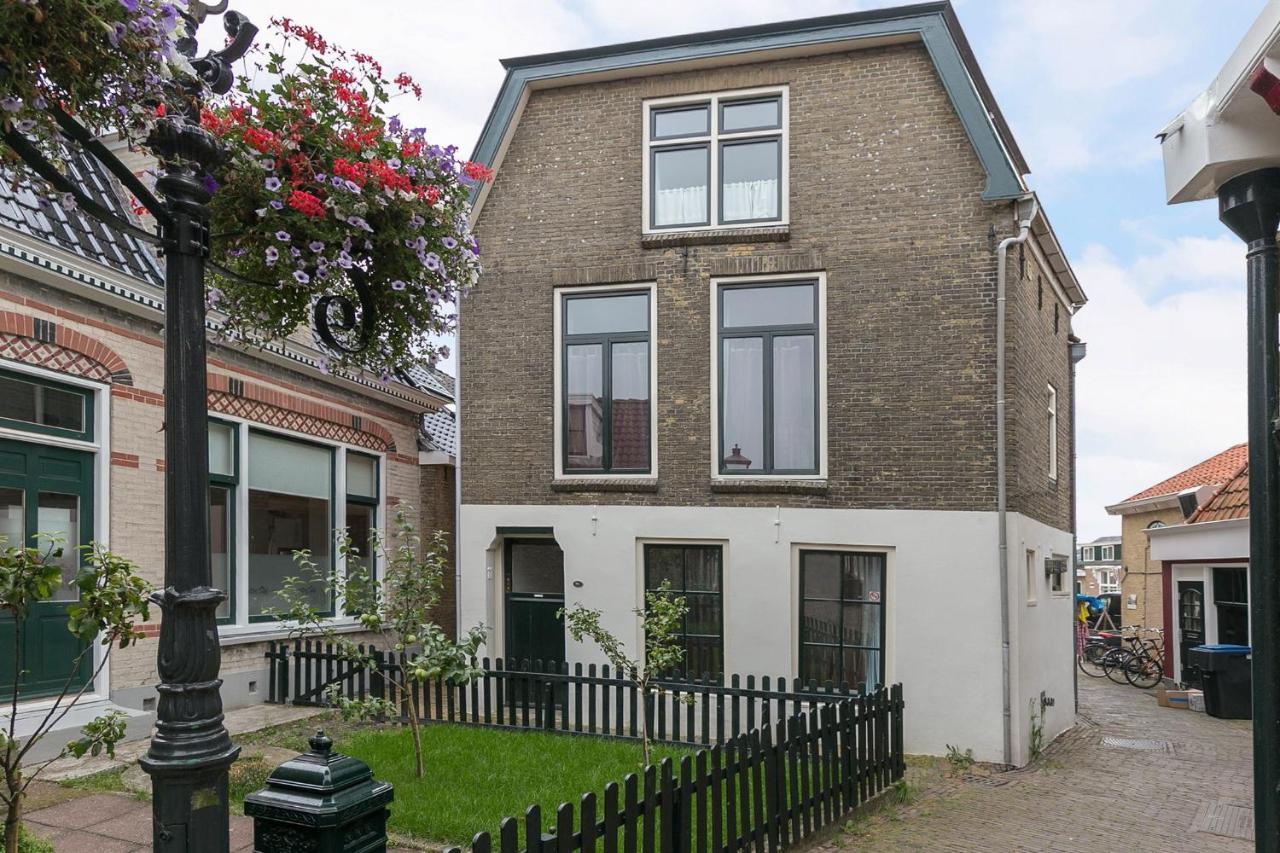 Knus Vertoeven In Een Historisch Pand In Grou. Exterior photo